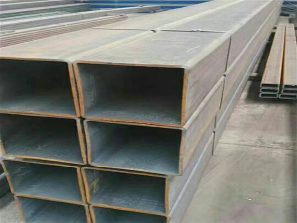 孙吴<font style='color:red'>Q355B无缝方管</font>大厂出货